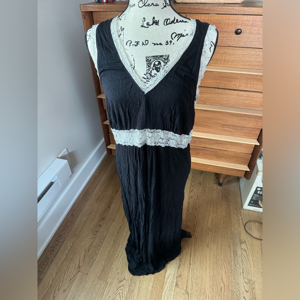 Vintage Nicole Miller long nightgown. EUC